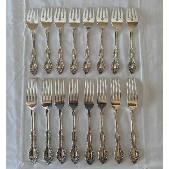 Oneida Rogers 1881 Victorian Classic Silverplate 54 Pc SVC for 8 w Steak Knives - Picture 15 of 15